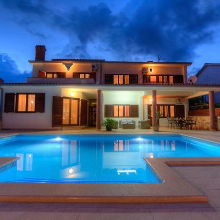 Villa Komel With Pool Fažana エクステリア 写真